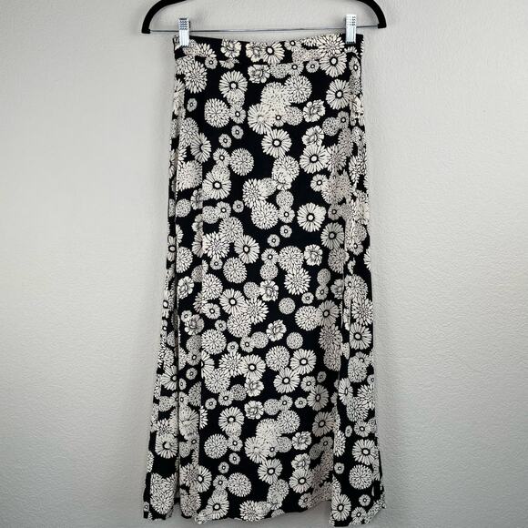 Flynn Skye Black White Floral Print Button Front Lightweight Midi Skirt SM/Med - Picture 14 of 14